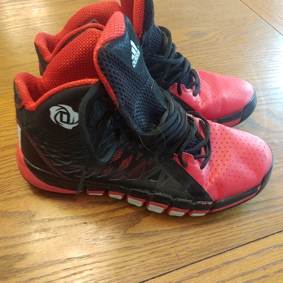 Adidas D basketball shoes - Picture 10 of 12